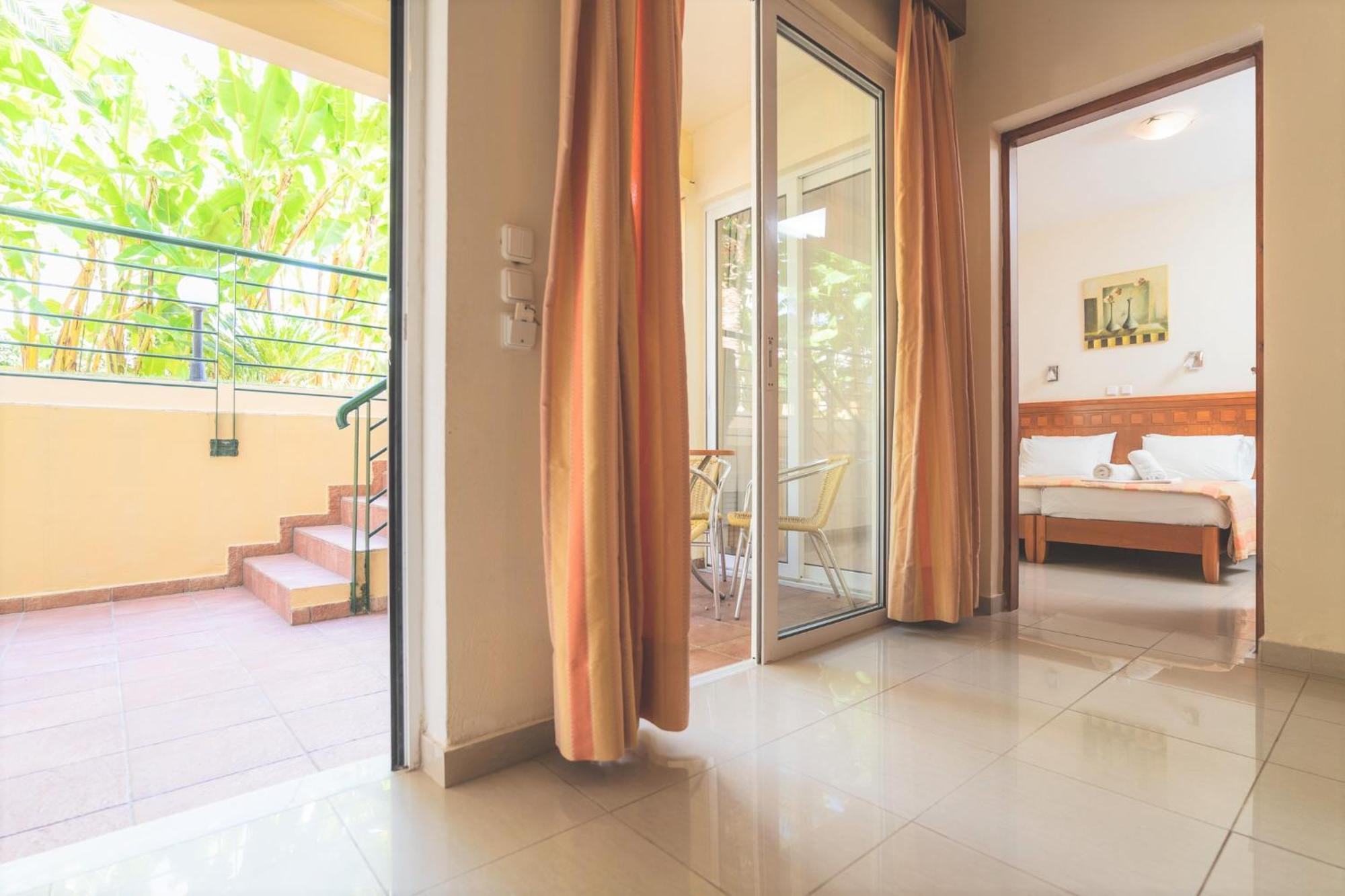 Helios Apartments Като-Даратсо Экстерьер фото