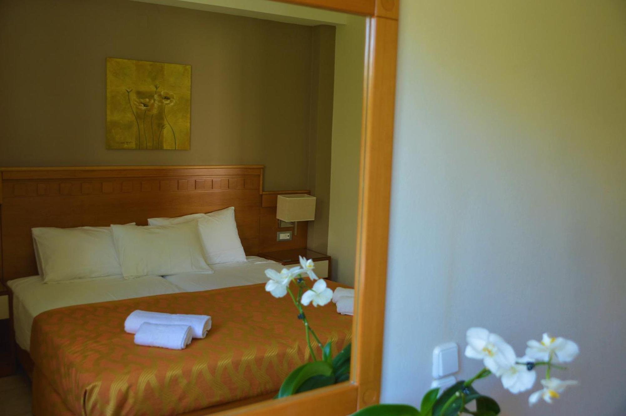 Helios Apartments Като-Даратсо Номер фото