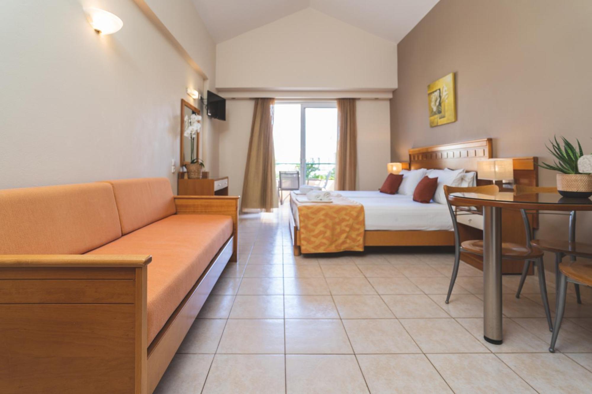 Helios Apartments Като-Даратсо Номер фото