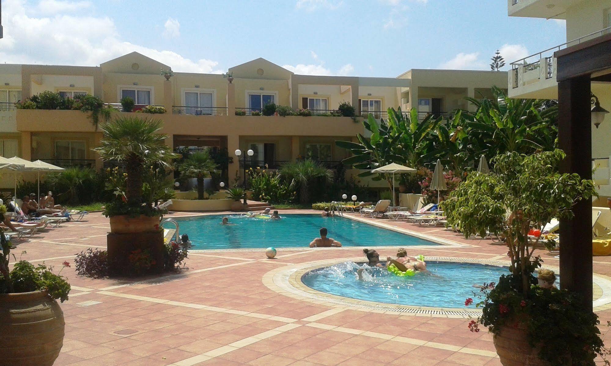 Helios Apartments Като-Даратсо Экстерьер фото