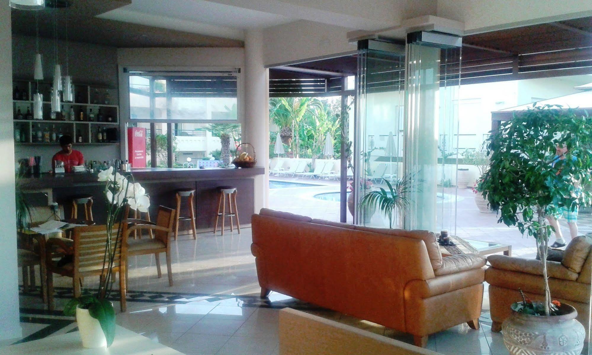 Helios Apartments Като-Даратсо Экстерьер фото